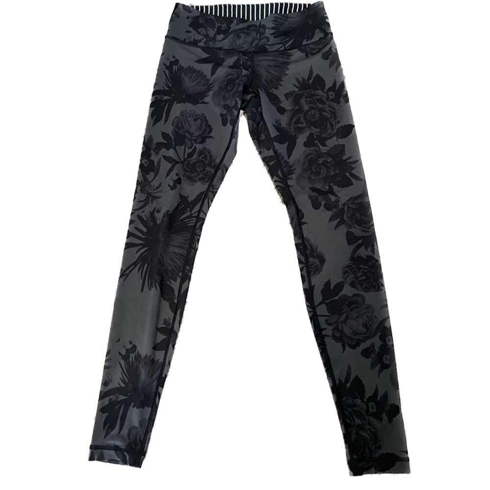 LULULEMON LEGGINGS BLACK WITH FLOWERS